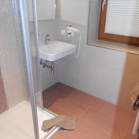 Beim Brunnen 10 Apartman *